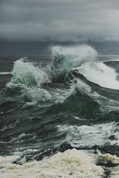 98a6846bc4b8d468b8a5d2e8a7c20620--sea-storm-storm-ocean